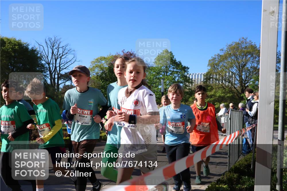 25.04.2025 - Das Zehntel Zöllner http://msf.ph/oto/7674134 26.04.2025 07:45:04 Laufen 1439, 1437, 2959, 2316 meine-sportfotos.de