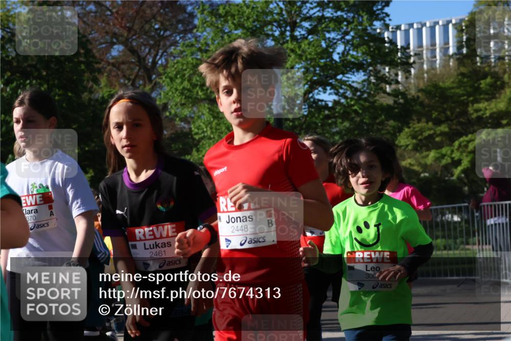 25.04.2025 - Das Zehntel Zöllner http://msf.ph/oto/7674313 26.04.2025 07:45:24 Laufen 370, 2461, 2448, 300 meine-sportfotos.de