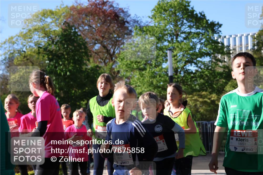 25.04.2025 - Das Zehntel Zöllner http://msf.ph/oto/7675858 26.04.2025 07:47:39 Laufen 3829, 1651 meine-sportfotos.de