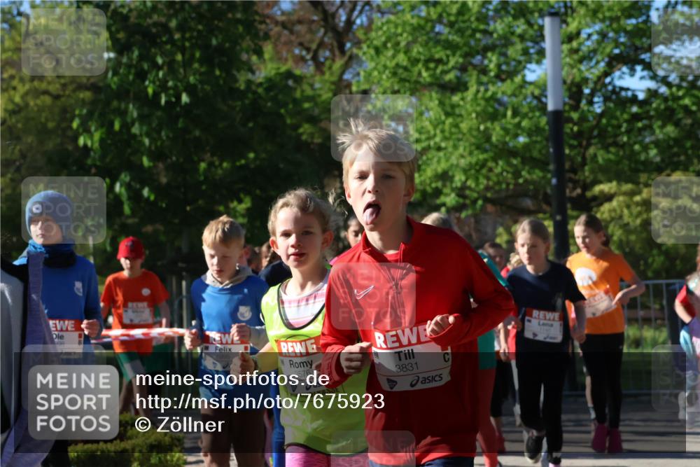 25.04.2025 - Das Zehntel Zöllner http://msf.ph/oto/7675923 26.04.2025 07:47:44 Laufen 98, 1995, 3576, 3831 meine-sportfotos.de