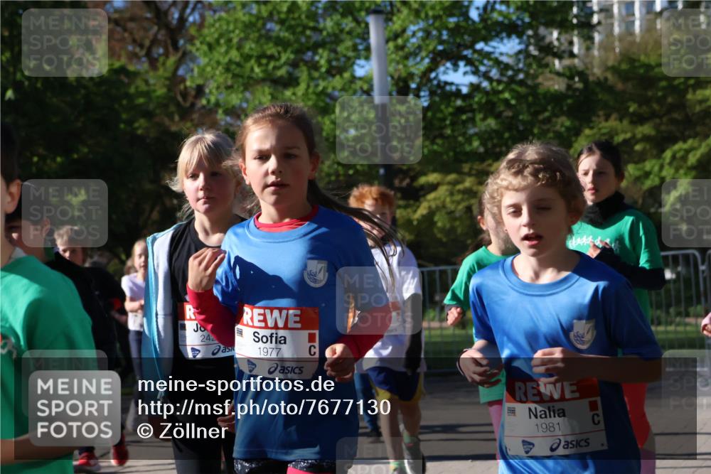 25.04.2025 - Das Zehntel Zöllner http://msf.ph/oto/7677130 26.04.2025 07:49:10 Laufen 242, 1977, 1981 meine-sportfotos.de