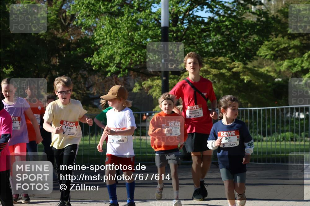25.04.2025 - Das Zehntel Zöllner http://msf.ph/oto/7677614 26.04.2025 07:49:54 Laufen 2111, 2115, 1027, 1009 meine-sportfotos.de