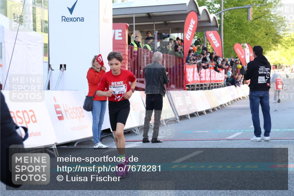 25.04.2025 - Das Zehntel Luisa Fischer http://msf.ph/oto/7678281 26.04.2025 08:48:17 Ziel 3953 meine-sportfotos.de