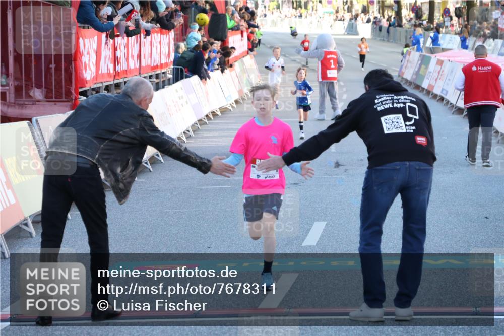 25.04.2025 - Das Zehntel Luisa Fischer http://msf.ph/oto/7678311 26.04.2025 08:48:43 Ziel 2715, 3469 meine-sportfotos.de