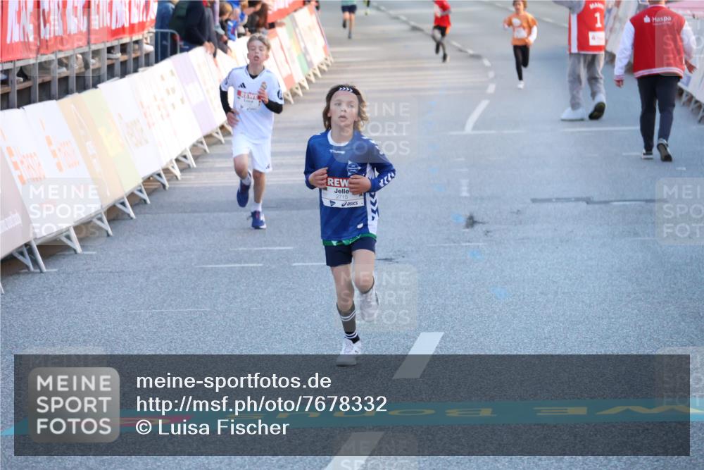 25.04.2025 - Das Zehntel Luisa Fischer http://msf.ph/oto/7678332 26.04.2025 08:48:49 Ziel 2715, 3469 meine-sportfotos.de
