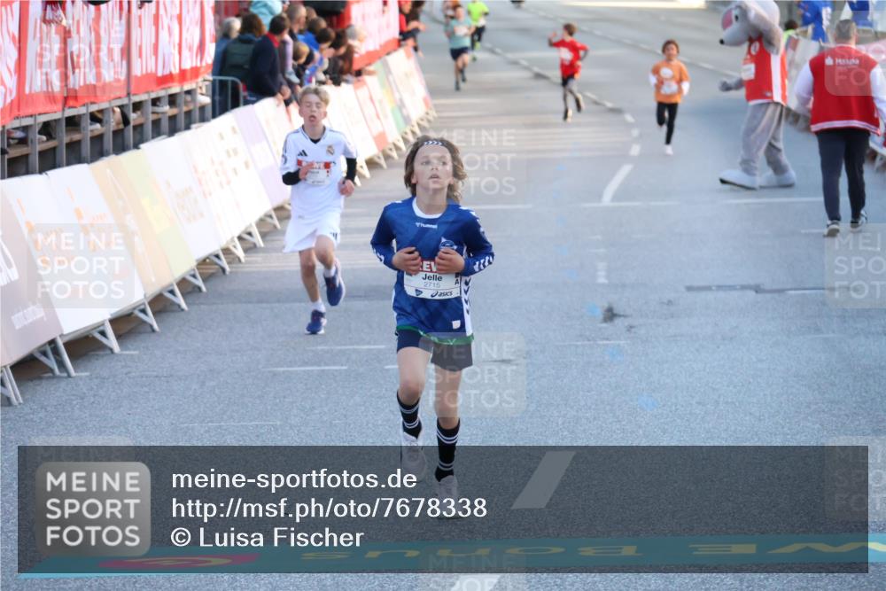 25.04.2025 - Das Zehntel Luisa Fischer http://msf.ph/oto/7678338 26.04.2025 08:48:49 Ziel 2715, 3469 meine-sportfotos.de