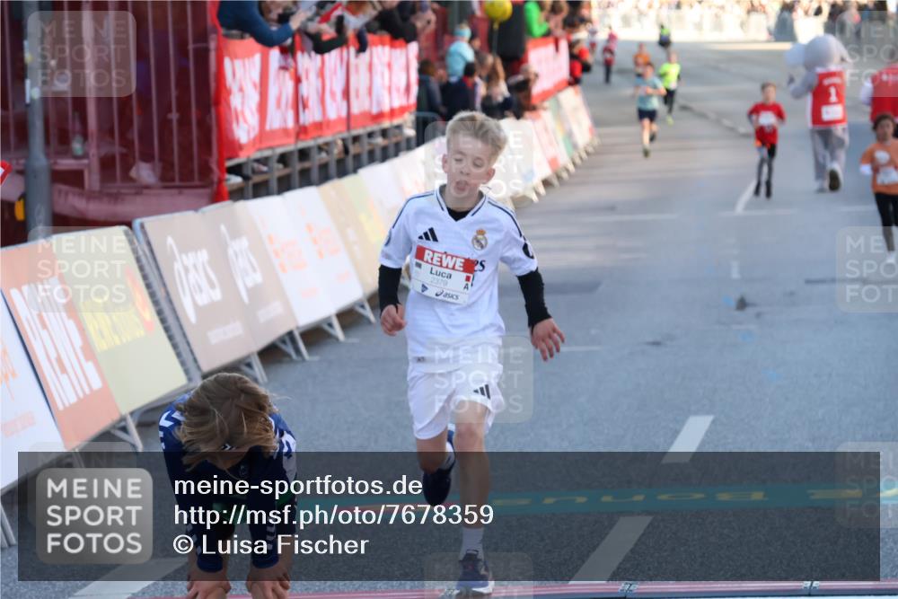 25.04.2025 - Das Zehntel Luisa Fischer http://msf.ph/oto/7678359 26.04.2025 08:48:55 Ziel 2379, 2715, 3823 meine-sportfotos.de