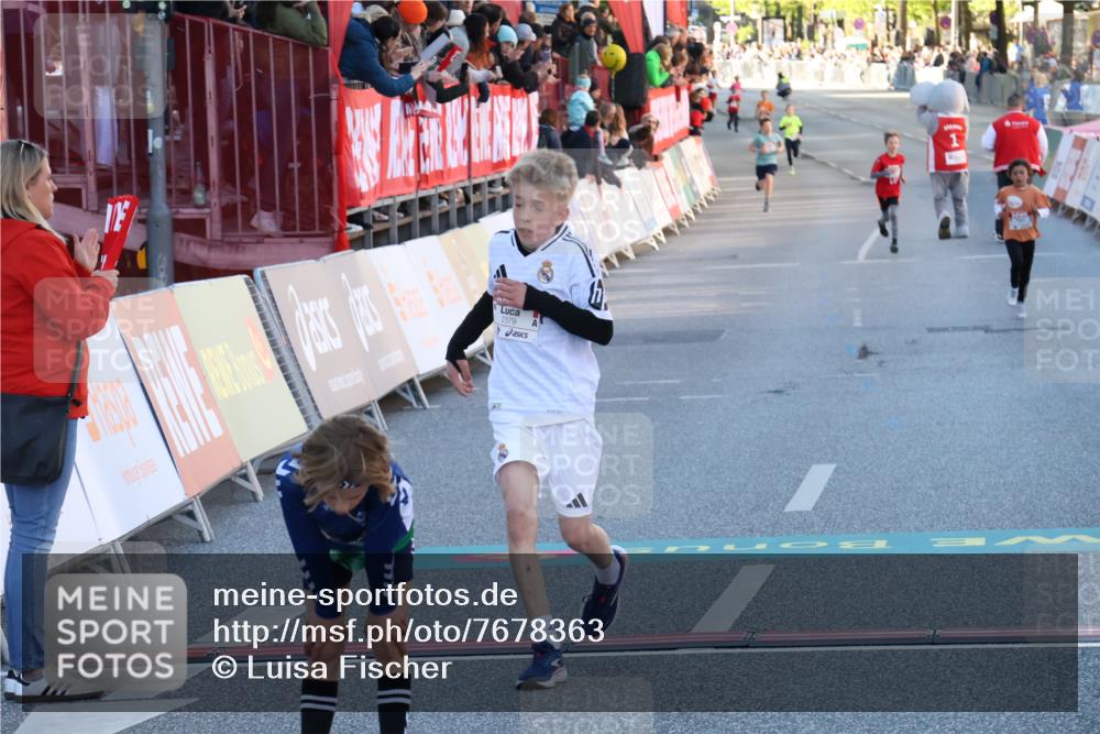 25.04.2025 - Das Zehntel Luisa Fischer http://msf.ph/oto/7678363 26.04.2025 08:48:55 Ziel 2379, 2715, 3823 meine-sportfotos.de