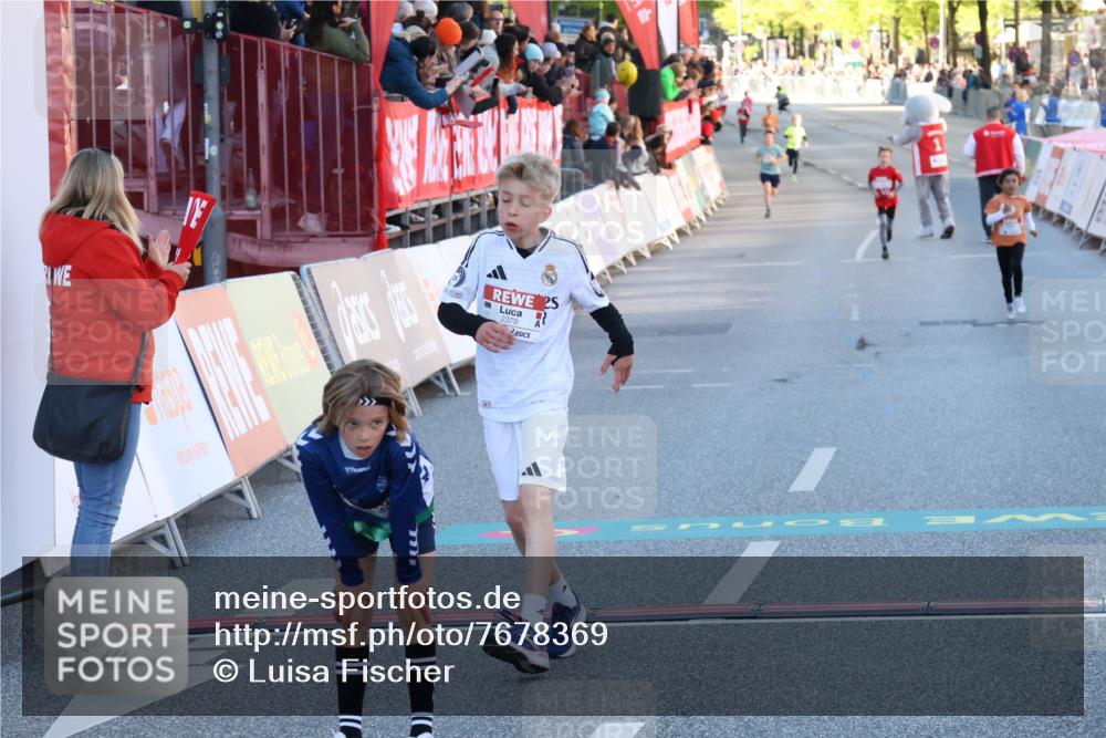25.04.2025 - Das Zehntel Luisa Fischer http://msf.ph/oto/7678369 26.04.2025 08:48:56 Ziel 2379, 2715, 3823 meine-sportfotos.de
