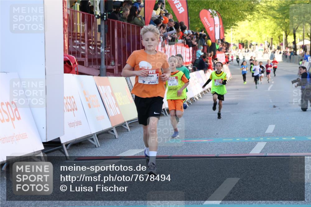 25.04.2025 - Das Zehntel Luisa Fischer http://msf.ph/oto/7678494 26.04.2025 08:49:43 Ziel 1452, 3606, 3613, 3785 meine-sportfotos.de