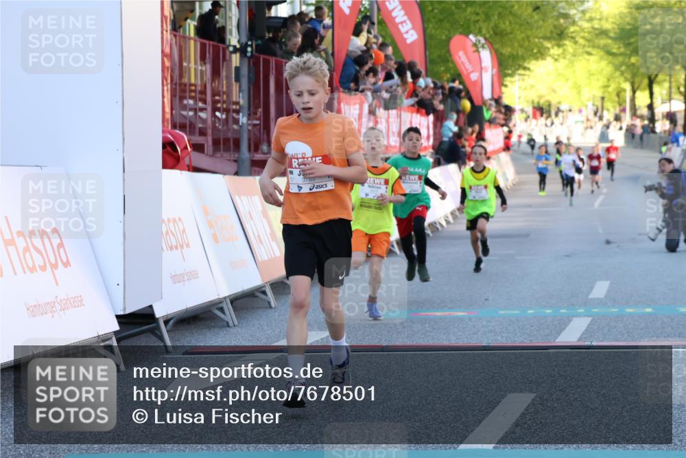25.04.2025 - Das Zehntel Luisa Fischer http://msf.ph/oto/7678501 26.04.2025 08:49:43 Ziel 1452, 3606, 3613, 3785 meine-sportfotos.de