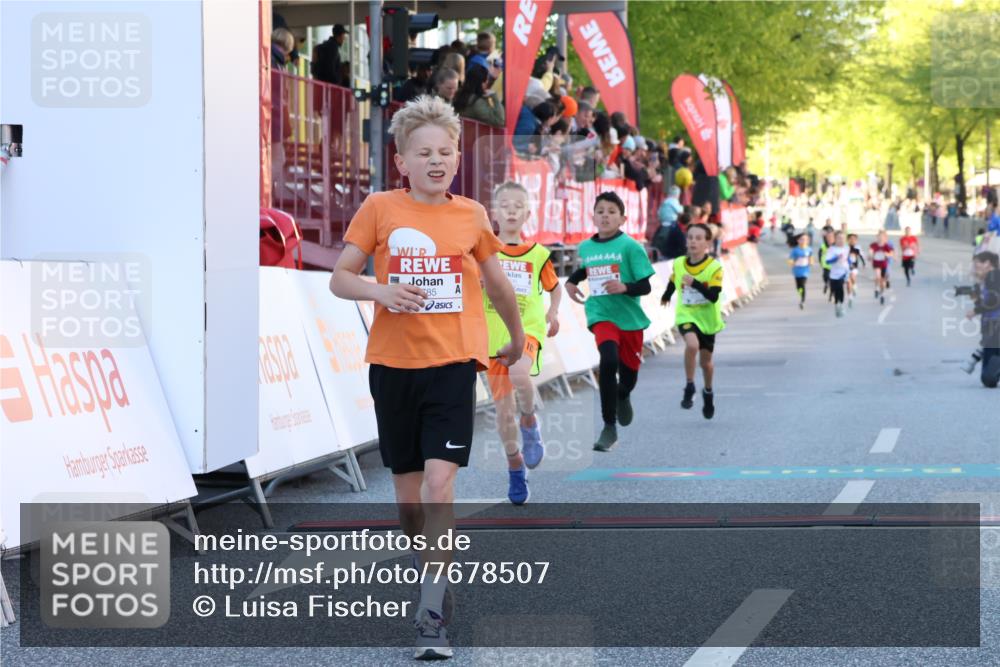 25.04.2025 - Das Zehntel Luisa Fischer http://msf.ph/oto/7678507 26.04.2025 08:49:43 Ziel 1452, 3606, 3613, 3785 meine-sportfotos.de