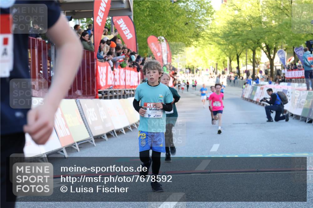 25.04.2025 - Das Zehntel Luisa Fischer http://msf.ph/oto/7678592 26.04.2025 08:50:14 Ziel 1107, 1116, 2383, 2995, 3539, 3540 meine-sportfotos.de