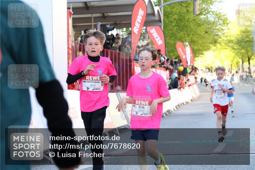 25.04.2025 - Das Zehntel Luisa Fischer http://msf.ph/oto/7678620 26.04.2025 08:50:19 Ziel 1107, 2383, 2995, 3539, 3540 meine-sportfotos.de