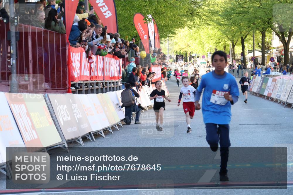 25.04.2025 - Das Zehntel Luisa Fischer http://msf.ph/oto/7678645 26.04.2025 08:50:33 Ziel 1131, 1750, 2014, 2739 meine-sportfotos.de