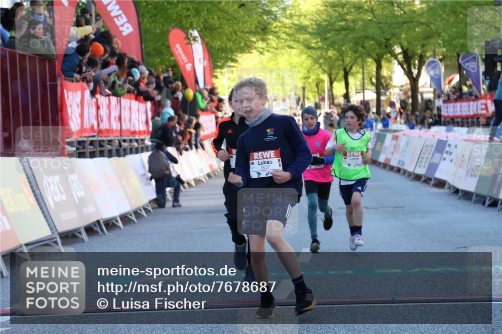 25.04.2025 - Das Zehntel Luisa Fischer http://msf.ph/oto/7678687 26.04.2025 08:50:43 Ziel 1549, 1750, 2363, 2637, 2739, 3455 meine-sportfotos.de