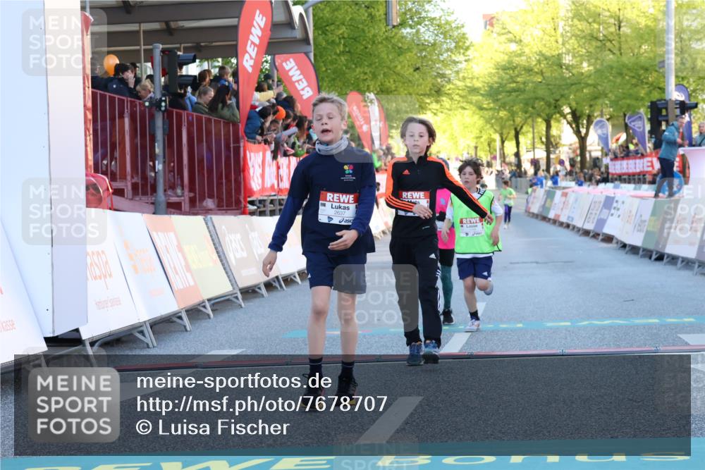 25.04.2025 - Das Zehntel Luisa Fischer http://msf.ph/oto/7678707 26.04.2025 08:50:44 Ziel 1549, 1750, 2363, 2637, 2728, 2739, 3455 meine-sportfotos.de
