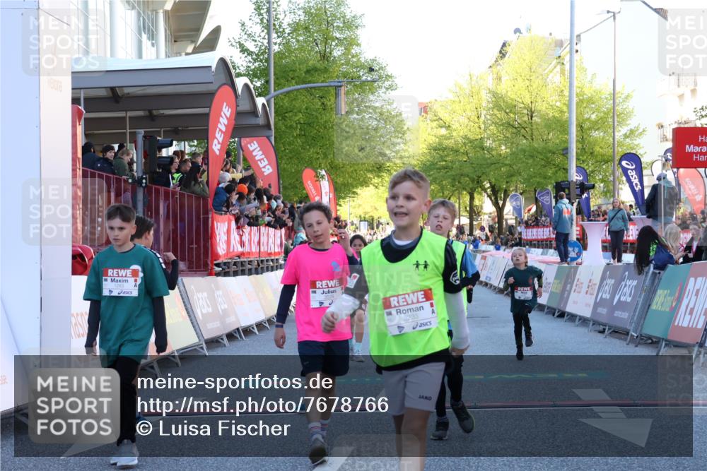 25.04.2025 - Das Zehntel Luisa Fischer http://msf.ph/oto/7678766 26.04.2025 08:51:05 Ziel 1283, 1458, 2349, 2397, 2517, 2849, 3233, 3527, 3528, 3774, 3849 meine-sportfotos.de