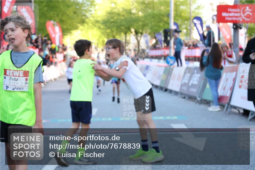 25.04.2025 - Das Zehntel Luisa Fischer http://msf.ph/oto/7678839 26.04.2025 08:51:26 Ziel 1473, 1476, 2156, 2166, 2321, 2643, 2711, 2731, 2840, 2852, 2903, 2920, 2935, 3214 meine-sportfotos.de