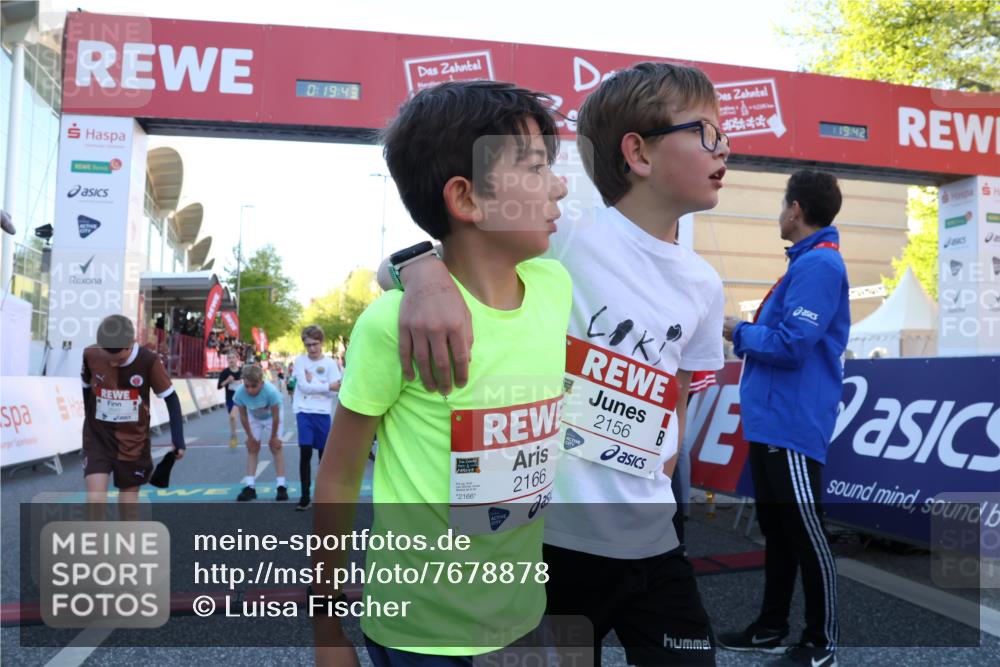 25.04.2025 - Das Zehntel Luisa Fischer http://msf.ph/oto/7678878 26.04.2025 08:51:37 Ziel 1114, 1484, 2321, 2325, 2643, 2709, 2711, 2731, 2734, 2778, 2840, 3782, 3865 meine-sportfotos.de