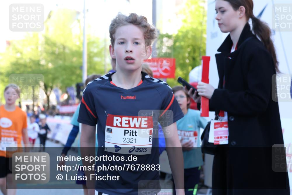 25.04.2025 - Das Zehntel Luisa Fischer http://msf.ph/oto/7678883 26.04.2025 08:51:39 Ziel 1114, 1484, 1748, 2325, 2392, 2474, 2709, 2731, 2734, 2778, 3231, 3782, 3865 meine-sportfotos.de