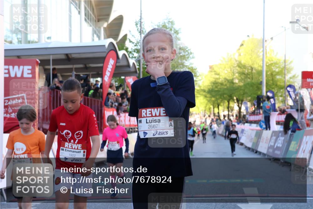 25.04.2025 - Das Zehntel Luisa Fischer http://msf.ph/oto/7678924 26.04.2025 08:51:59 Ziel 1488, 1781, 1787, 1922, 2309, 2667, 2672, 2914, 2919, 3097, 3099, 3415, 3710, 3808 meine-sportfotos.de