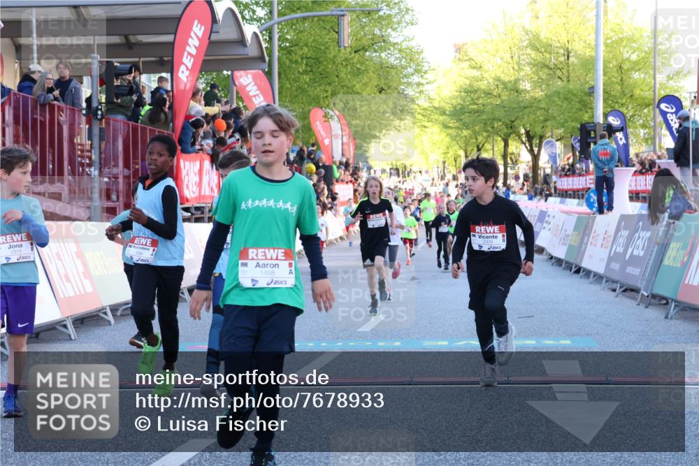 25.04.2025 - Das Zehntel Luisa Fischer http://msf.ph/oto/7678933 26.04.2025 08:52:03 Ziel 1488, 1546, 1757, 1922, 1943, 2309, 2621, 2848, 2914, 2919, 3097, 3099, 3188, 3415, 3808, 3877 meine-sportfotos.de