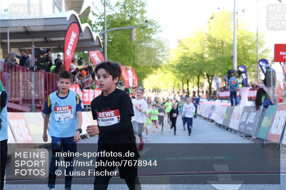 25.04.2025 - Das Zehntel Luisa Fischer http://msf.ph/oto/7678944 26.04.2025 08:52:05 Ziel 1488, 1546, 1757, 1943, 2010, 2309, 2621, 2848, 2853, 2914, 2919, 2960, 3049, 3097, 3099, 3188, 3415, 3808, 3877 meine-sportfotos.de
