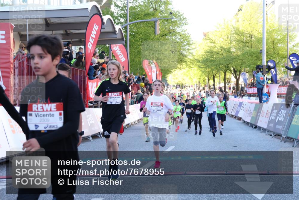 25.04.2025 - Das Zehntel Luisa Fischer http://msf.ph/oto/7678955 26.04.2025 08:52:06 Ziel 1177, 1488, 1546, 1757, 1943, 2010, 2213, 2309, 2621, 2684, 2848, 2853, 2907, 2914, 2919, 2960, 3049, 3097, 3099, 3188, 3415, 3877 meine-sportfotos.de