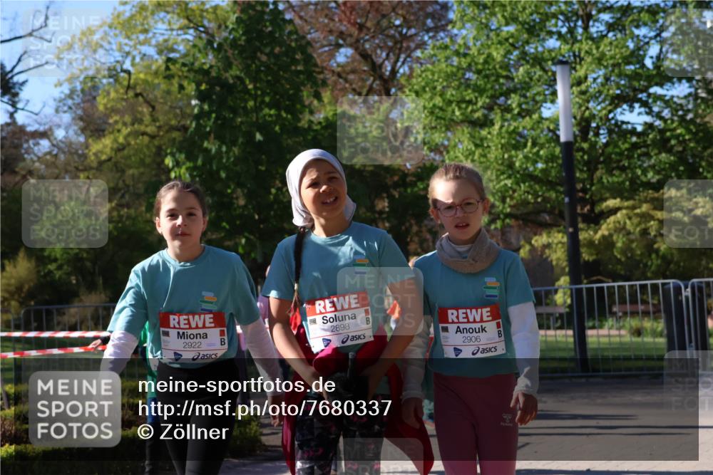 25.04.2025 - Das Zehntel Zöllner http://msf.ph/oto/7680337 26.04.2025 07:51:06 Laufen 2922, 2898, 2906 meine-sportfotos.de