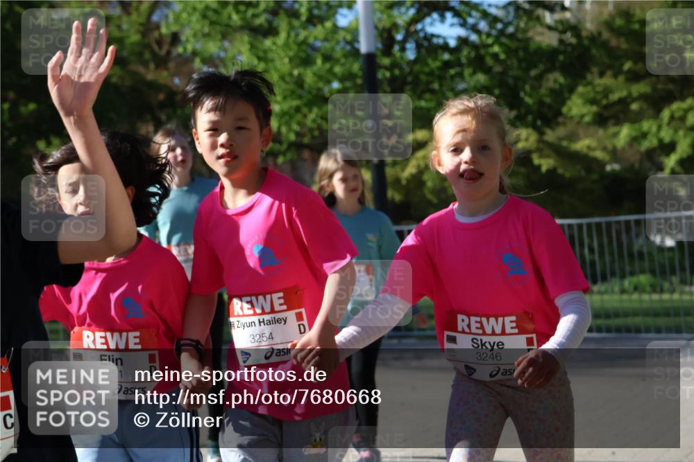 25.04.2025 - Das Zehntel Zöllner http://msf.ph/oto/7680668 26.04.2025 07:51:31 Laufen 3251, 3254, 3246 meine-sportfotos.de