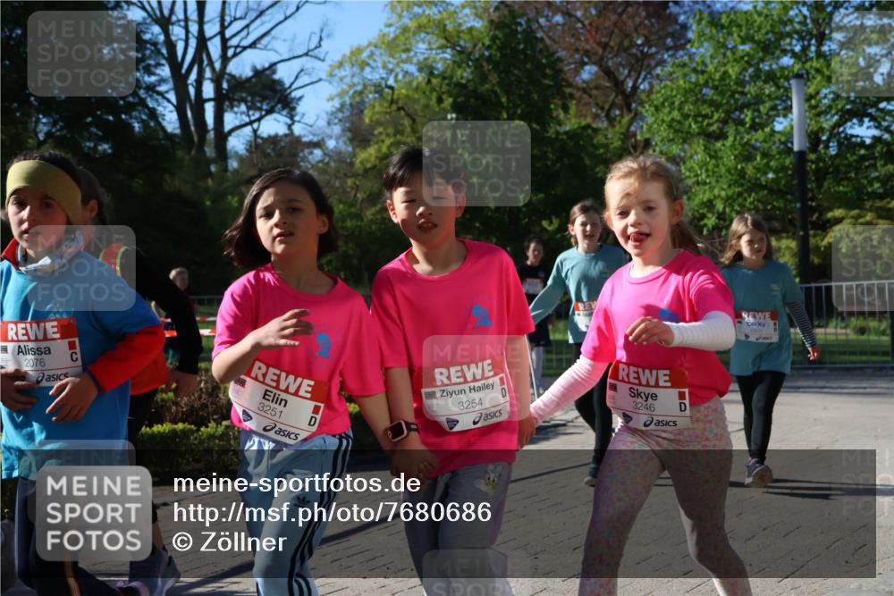 25.04.2025 - Das Zehntel Zöllner http://msf.ph/oto/7680686 26.04.2025 07:51:31 Laufen 2076, 3251, 3254, 3246 meine-sportfotos.de
