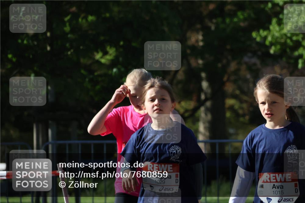 25.04.2025 - Das Zehntel Zöllner http://msf.ph/oto/7680859 26.04.2025 07:51:42 Laufen 1029, 1015, 1015 meine-sportfotos.de