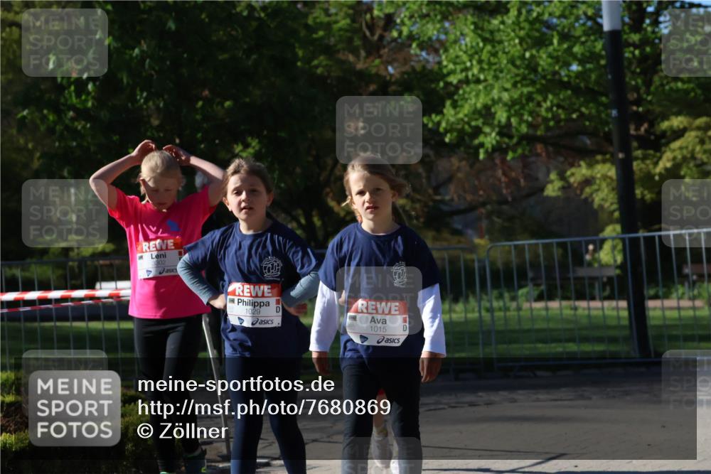25.04.2025 - Das Zehntel Zöllner http://msf.ph/oto/7680869 26.04.2025 07:51:43 Laufen 3302, 1029, 1015 meine-sportfotos.de