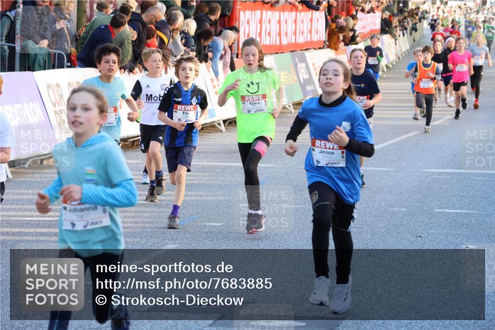 25.04.2025 - Das Zehntel Strokosch-Dieckow http://msf.ph/oto/7683885 26.04.2025 08:52:06 Ziel 1113, 1171, 1177, 1546, 1621, 1757, 1943, 2010, 2213, 2348, 2481, 2505, 2621, 2644, 2684, 2700, 2779, 2848, 2853, 2907, 2960, 2975, 3049, 3066, 3188, 3486, 3538, 3856, 3873, 3877, 1017, 1018, 1250, 1279, 1282, 1286, 1840, 2161, 2320, 2671, 3190, 3241, 3336, 3352, 3421, 3675, 3807, 4015, 4040, 4053 meine-sportfotos.de