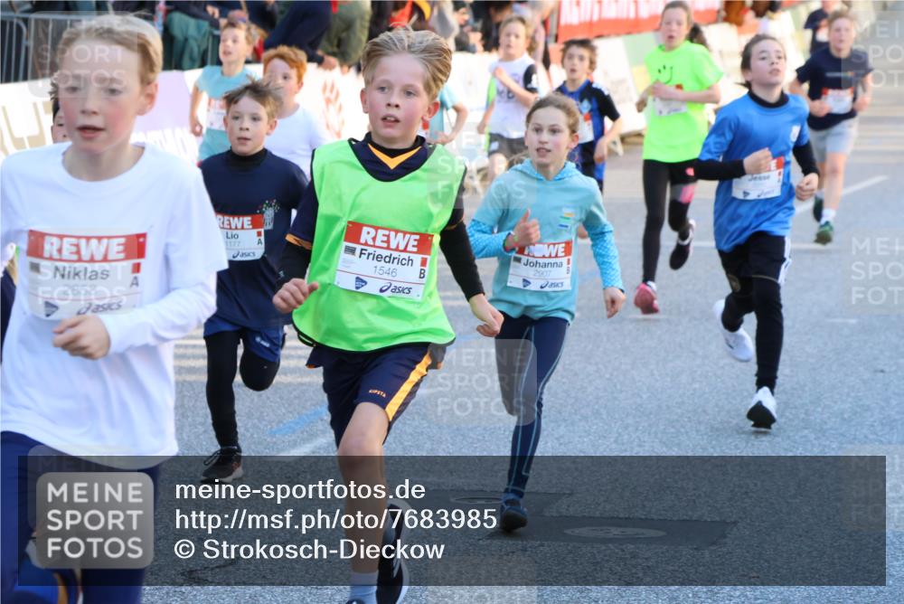 25.04.2025 - Das Zehntel Strokosch-Dieckow http://msf.ph/oto/7683985 26.04.2025 08:52:05 Ziel 1113, 1171, 1177, 1546, 1621, 1757, 1943, 2010, 2213, 2309, 2348, 2481, 2505, 2621, 2644, 2684, 2700, 2779, 2848, 2853, 2907, 2960, 2975, 3049, 3066, 3188, 3486, 3538, 3856, 3877, 1017, 1018, 1279, 1282, 1286, 1840, 2161, 2320, 2671, 2761, 3241, 3332, 3336, 3352, 3421, 3675, 3807, 4015 meine-sportfotos.de