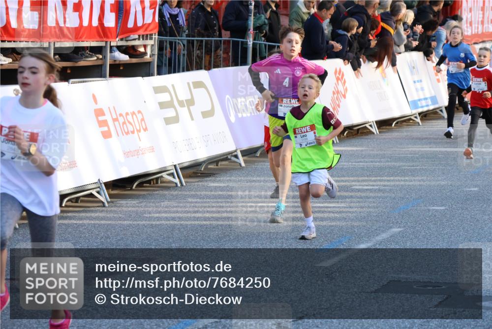 25.04.2025 - Das Zehntel Strokosch-Dieckow http://msf.ph/oto/7684250 26.04.2025 08:52:01 Ziel 1177, 1488, 1546, 1757, 1943, 2010, 2213, 2309, 2348, 2505, 2621, 2644, 2684, 2700, 2779, 2848, 2853, 2907, 2914, 2960, 2975, 3049, 3066, 3099, 3188, 3415, 3538, 3877, 1017, 2066, 2149, 2320, 2671, 2761, 3229, 3332, 3352, 3382, 3407, 3570, 3921, 4015 meine-sportfotos.de