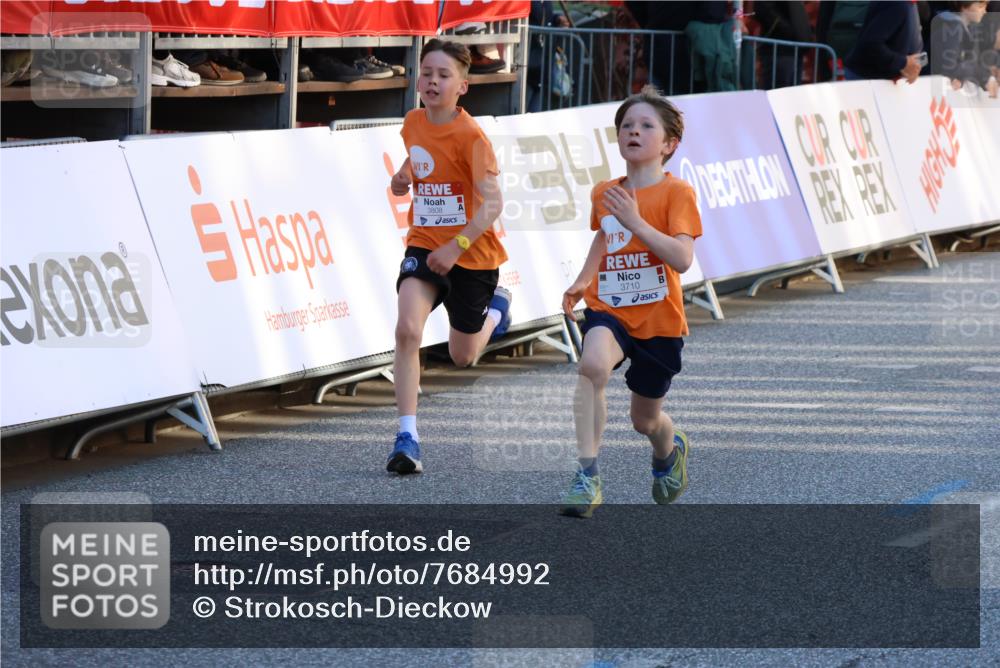 25.04.2025 - Das Zehntel Strokosch-Dieckow http://msf.ph/oto/7684992 26.04.2025 08:51:50 Ziel 1488, 1757, 1781, 1787, 1922, 2309, 2667, 2672, 2795, 2914, 2919, 3097, 3099, 3188, 3415, 3710, 3808, 1888, 2169, 2598, 2616, 2624, 2800, 3097, 3461, 3627, 3648, 3933, 3978 meine-sportfotos.de