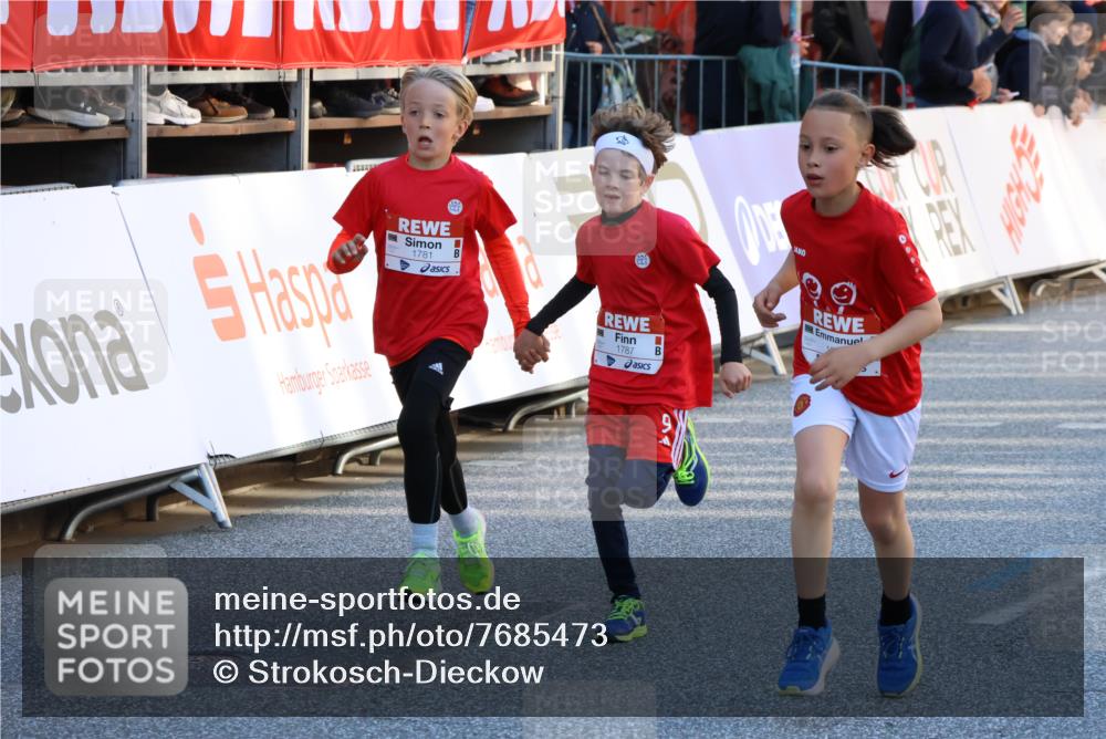 25.04.2025 - Das Zehntel Strokosch-Dieckow http://msf.ph/oto/7685473 26.04.2025 08:51:46 Ziel 1080, 1087, 1781, 1787, 1922, 2356, 2667, 2672, 2718, 2795, 2827, 2832, 2914, 2919, 3040, 3097, 3415, 3710, 3808, 1197, 1542, 1729, 1739, 1888, 2169, 2598, 2624, 2656, 2800, 2820, 3097, 3215, 3260, 3330, 3627 meine-sportfotos.de