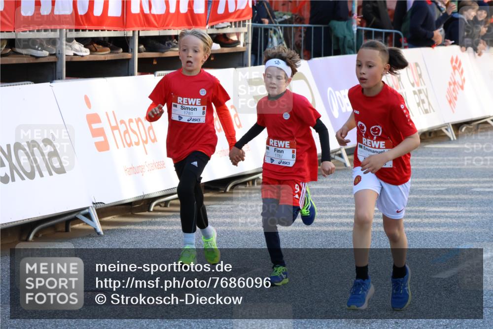25.04.2025 - Das Zehntel Strokosch-Dieckow http://msf.ph/oto/7686096 26.04.2025 08:51:46 Ziel 1080, 1087, 1781, 1787, 1922, 2356, 2667, 2672, 2718, 2795, 2827, 2832, 2914, 2919, 3040, 3097, 3415, 3710, 3808, 1197, 1542, 1729, 1739, 1888, 2169, 2598, 2624, 2656, 2800, 2820, 3097, 3215, 3260, 3330, 3627 meine-sportfotos.de