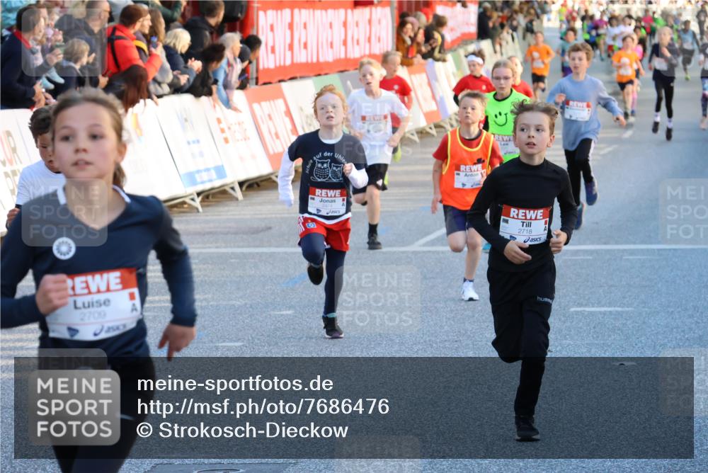 25.04.2025 - Das Zehntel Strokosch-Dieckow http://msf.ph/oto/7686476 26.04.2025 08:51:39 Ziel 1080, 1087, 1484, 1748, 1781, 1787, 2356, 2392, 2474, 2667, 2672, 2709, 2718, 2734, 2778, 2795, 2827, 2832, 3040, 3231, 3710, 3865, 1284, 1523, 1542, 1731, 1987, 2806, 2820, 3260, 3309, 3330 meine-sportfotos.de