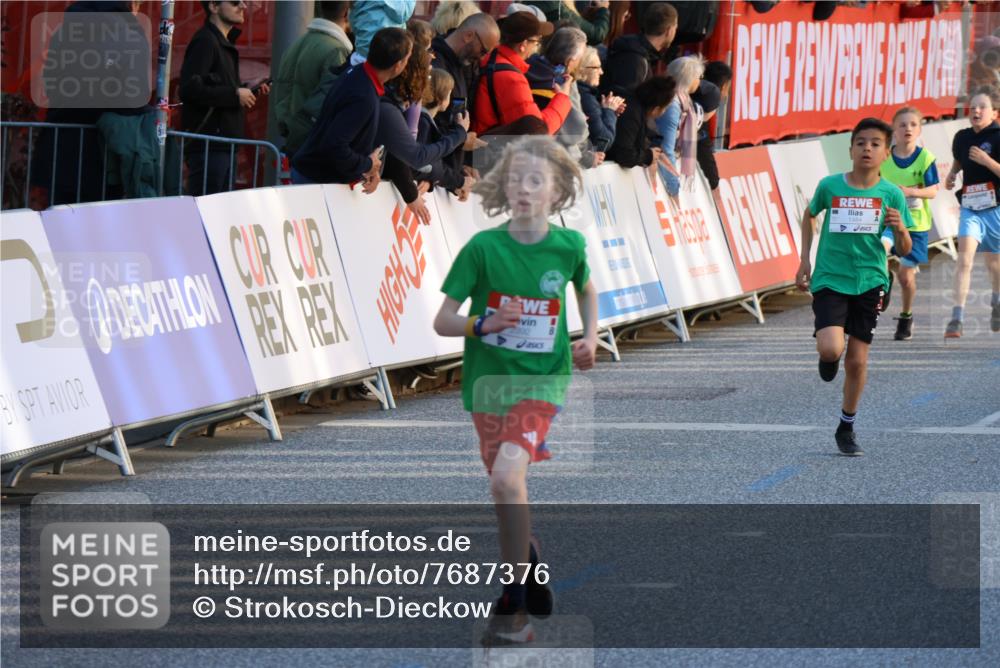 25.04.2025 - Das Zehntel Strokosch-Dieckow http://msf.ph/oto/7687376 26.04.2025 08:51:33 Ziel 1080, 1087, 1114, 1484, 1748, 2325, 2356, 2392, 2474, 2709, 2718, 2734, 2778, 2827, 2832, 3040, 3231, 3782, 3865, 1125, 1185, 1200, 1212, 1523, 1723, 2751, 3178, 3261, 3303, 3309, 3690, 3843, 3967 meine-sportfotos.de