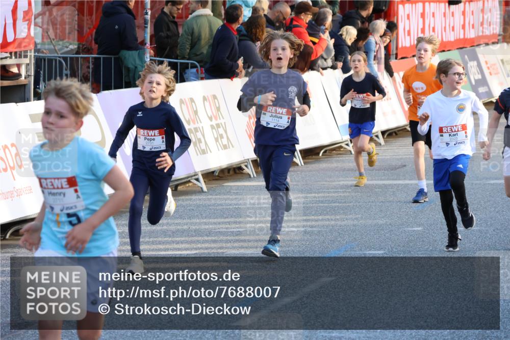25.04.2025 - Das Zehntel Strokosch-Dieckow http://msf.ph/oto/7688007 26.04.2025 08:51:26 Ziel 1114, 2321, 2325, 2643, 2711, 2731, 2734, 2840, 2935, 3782, 3865, 1027, 1185, 1212, 1699, 1719, 2032, 2344, 2946, 3117, 3178, 3182, 3248, 4011 meine-sportfotos.de