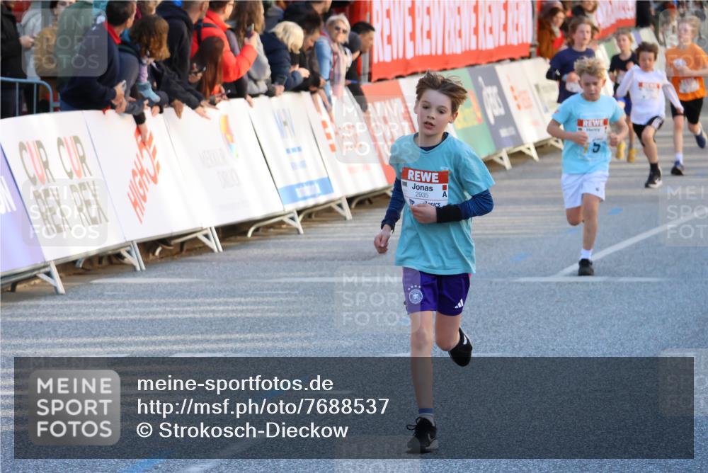 25.04.2025 - Das Zehntel Strokosch-Dieckow http://msf.ph/oto/7688537 26.04.2025 08:51:21 Ziel 1114, 1473, 1476, 2156, 2166, 2321, 2325, 2643, 2711, 2731, 2840, 2852, 2903, 2935, 3214, 3782, 1027, 1285, 1325, 1584, 1714, 1736, 2032, 2344, 2829, 2881, 3117, 3182, 3244, 3509, 3535, 4011 meine-sportfotos.de