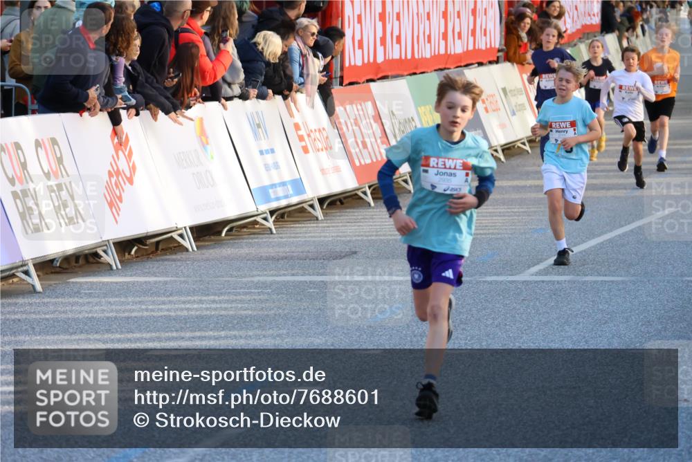 25.04.2025 - Das Zehntel Strokosch-Dieckow http://msf.ph/oto/7688601 26.04.2025 08:51:21 Ziel 1114, 1473, 1476, 2156, 2166, 2321, 2325, 2643, 2711, 2731, 2840, 2852, 2903, 2935, 3214, 3782, 1027, 1285, 1325, 1584, 1714, 1736, 2032, 2344, 2829, 2881, 3117, 3182, 3244, 3509, 3535, 4011 meine-sportfotos.de
