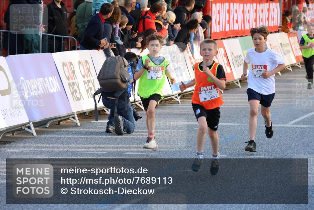25.04.2025 - Das Zehntel Strokosch-Dieckow http://msf.ph/oto/7689113 26.04.2025 08:51:09 Ziel 1458, 1473, 1476, 1884, 2098, 2103, 2156, 2166, 2492, 2800, 2852, 2855, 2903, 2920, 3210, 3214, 3445, 3520, 3812, 3849, 3872, 1217, 1310, 1554, 1735, 2315, 2497, 2570, 2817, 3118, 3194, 3202, 3230, 3546, 3554, 3557, 4052 meine-sportfotos.de