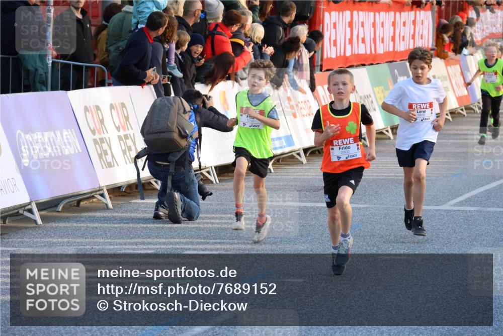 25.04.2025 - Das Zehntel Strokosch-Dieckow http://msf.ph/oto/7689152 26.04.2025 08:51:09 Ziel 1458, 1473, 1476, 1884, 2098, 2103, 2156, 2166, 2492, 2800, 2852, 2855, 2903, 2920, 3210, 3214, 3445, 3520, 3812, 3849, 3872, 1217, 1310, 1554, 1735, 2315, 2497, 2570, 2817, 3118, 3194, 3202, 3230, 3546, 3554, 3557, 4052 meine-sportfotos.de