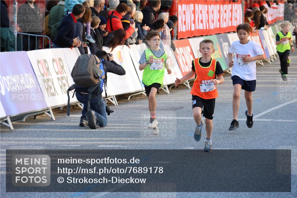 25.04.2025 - Das Zehntel Strokosch-Dieckow http://msf.ph/oto/7689178 26.04.2025 08:51:08 Ziel 1458, 1473, 1476, 1884, 2098, 2103, 2166, 2492, 2800, 2849, 2852, 2855, 2903, 2920, 3210, 3214, 3445, 3520, 3812, 3849, 3872, 1217, 1310, 1554, 1702, 1735, 2315, 2497, 2570, 2817, 3118, 3194, 3230, 3546, 3554, 3557, 4052 meine-sportfotos.de