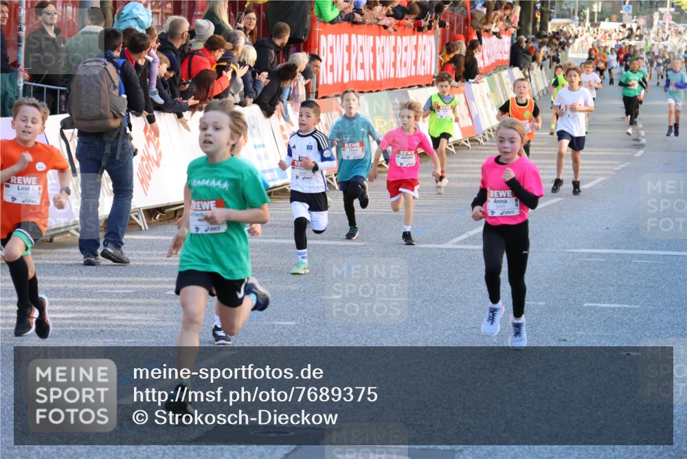 25.04.2025 - Das Zehntel Strokosch-Dieckow http://msf.ph/oto/7689375 26.04.2025 08:51:04 Ziel 1458, 1884, 2098, 2103, 2397, 2492, 2517, 2800, 2849, 2855, 2920, 3210, 3445, 3520, 3528, 3774, 3812, 3849, 3872, 1217, 1554, 1577, 1702, 1735, 1764, 2329, 2334, 2570, 2731, 2817, 2994, 3118, 3194, 3230, 3546, 3557, 3607, 4052 meine-sportfotos.de