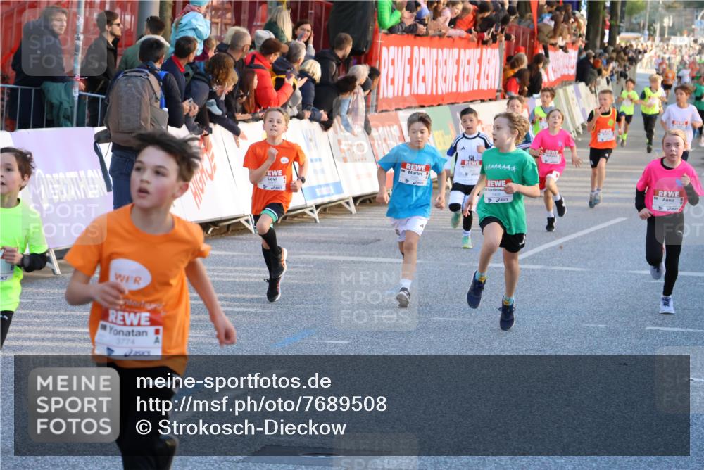 25.04.2025 - Das Zehntel Strokosch-Dieckow http://msf.ph/oto/7689508 26.04.2025 08:51:03 Ziel 1458, 1884, 2098, 2103, 2397, 2492, 2517, 2800, 2849, 2855, 3210, 3445, 3520, 3528, 3774, 3812, 3849, 3872, 1217, 1554, 1577, 1702, 1764, 2329, 2334, 2570, 2731, 2817, 2994, 3230, 3607, 4052 meine-sportfotos.de